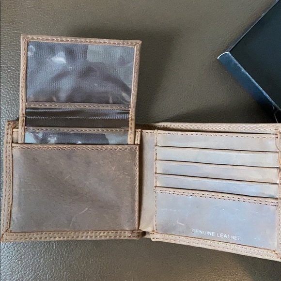 Drake genuine leather bi-fold wallet - Picture 3 of 4